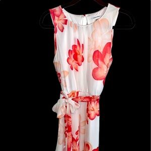 💕 Calvin Klein Floral knee length tie waist dress